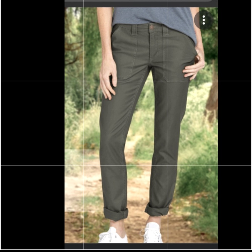 Dickies Women’s Heritage Stonewashed Duck Carpenter Pants in Green